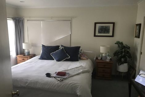 Photo of property in 4 Portal Place, Murrays Bay, Auckland, 0630