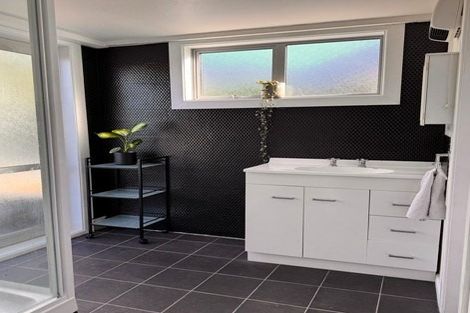 Photo of property in 5 Beaumaris Place, Sockburn, Christchurch, 8042