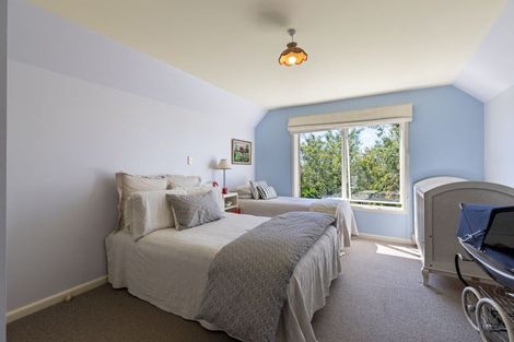 Photo of property in 33 Royal Oak Drive, Kelvin Grove, Palmerston North, 4414