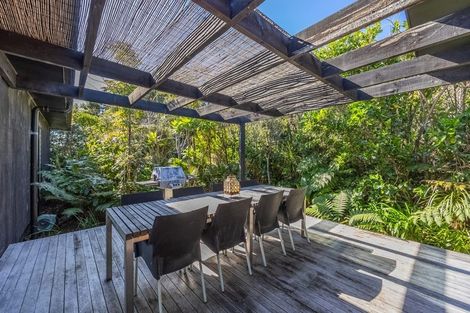 Photo of property in 3 Elizabeth Point Road, Kawau Island, 0920