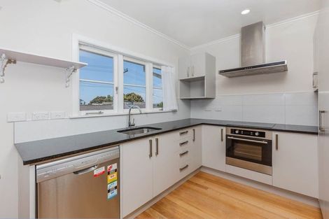 Photo of property in 168 Titirangi Road, New Lynn, Auckland, 0600