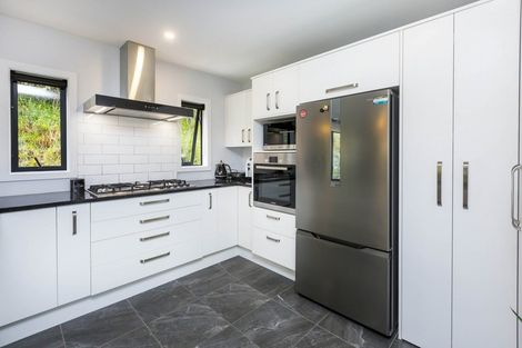 Photo of property in 125 Riverstone Drive, Riverstone Terraces, Upper Hutt, 5018