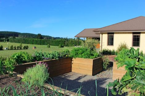 Photo of property in 106 Davis Road, Cust, Rangiora, 7471