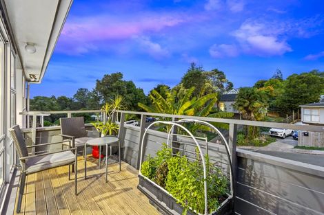 Photo of property in 2/10 Abbeygate Street, Birkdale, Auckland, 0626