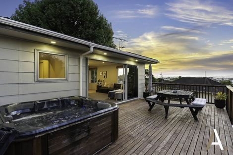 Photo of property in 42 Banyan Drive, Totara Heights, Auckland, 2105