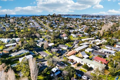Photo of property in 5 Shadon Place, Stanmore Bay, Whangaparaoa, 0932