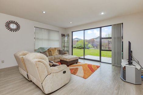 Photo of property in 117 Parkhaven Drive, Rosehill, Papakura, 2113