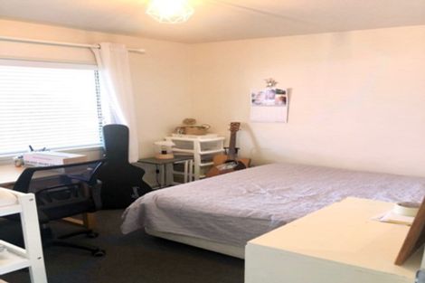 Photo of property in 10 Umu Place, Mangere, Auckland, 2022