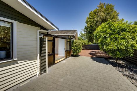 Photo of property in 23 Kent Terrace, Taradale, Napier, 4112
