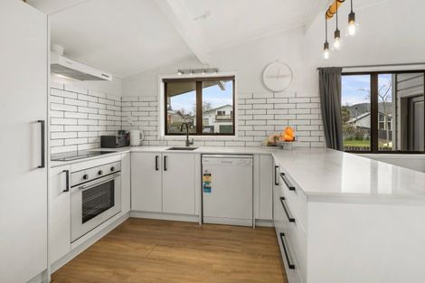 Photo of property in 11 Browning Crescent, Owhata, Rotorua, 3010