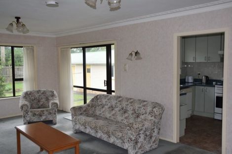 Photo of property in 25 Yeovil Road, Te Atatu Peninsula, Auckland, 0610