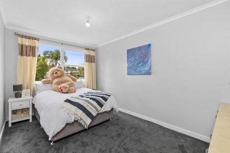 Photo of property in 38 Normanton Street, Glenfield, Auckland, 0629