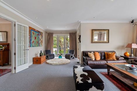 Photo of property in 43 Nicholson Road, Khandallah, Wellington, 6035