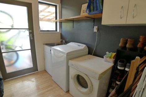 Photo of property in 16 Panzic Place, Glen Eden, Auckland, 0602