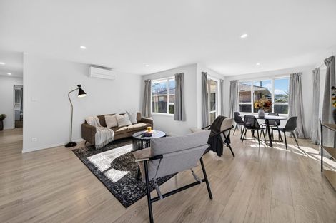 Photo of property in 4 Blossomdale Place, Bishopdale, Christchurch, 8053