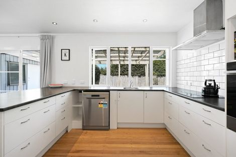 Photo of property in 18 Richmond Street, Cambridge, 3434