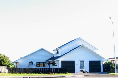 Photo of property in 3 Frimley Terrace, Waikanae Beach, Waikanae, 5036