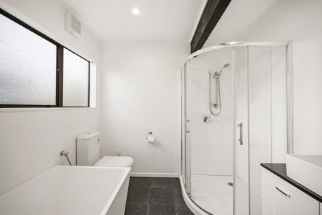 Photo of property in 27a Kingsbridge Place, Newlands, Wellington, 6037