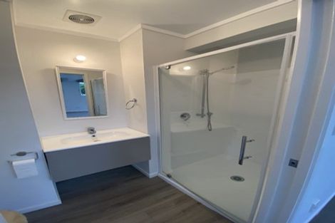 Photo of property in 4 Trojan Crescent, New Lynn, Auckland, 0600