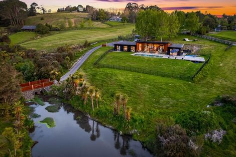 Photo of property in 33 Fernielea Drive, Riverhead, 0793