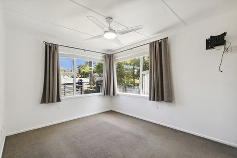 Photo of property in 25 Beazley Avenue, Paparangi, Wellington, 6037