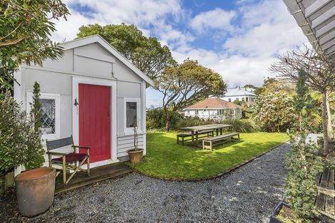 Photo of property in 7 Moana Road, Kelburn, Wellington, 6012
