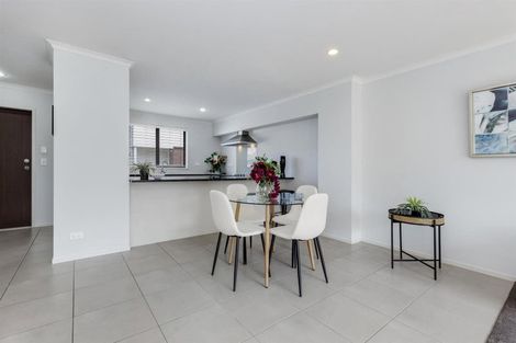 Photo of property in 8 Akeake Lane, Manurewa, Auckland, 2102