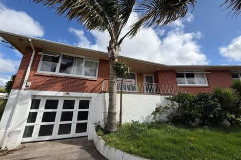 Photo of property in 18 Renwick Street, Papakura, 2110