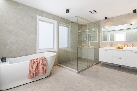 Photo of property in 32 Rahui Road, Greenhithe, Auckland, 0632