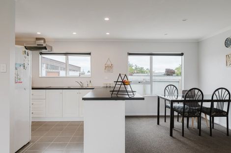 Photo of property in 73 Herbert Avenue, Cloverlea, Palmerston North, 4412