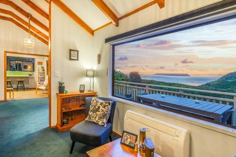 Photo of property in 104 Airlie Road, Plimmerton, Porirua, 5026