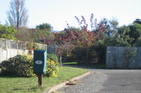 Photo of property in 8 Realm Drive, Paraparaumu, 5032