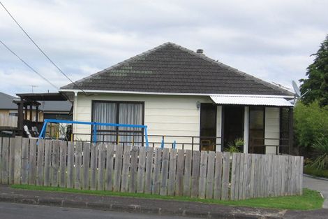 Photo of property in 84 Kelman Road, Kelston, Auckland, 0602