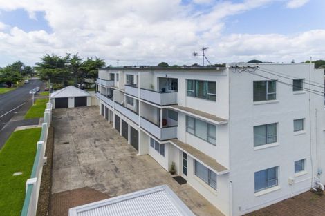 Photo of property in 15 Luke Street, Otahuhu, Auckland, 1062