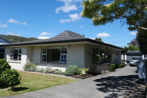 Photo of property in 25 Fairfield Avenue, Fairfield, Lower Hutt, 5011