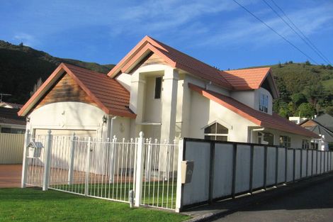 Photo of property in 40 Norton Park Avenue, Fairfield, Lower Hutt, 5011