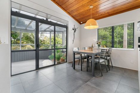 Photo of property in 2/51 John Gill Road, Shelly Park, Auckland, 2014