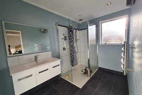 Photo of property in 35 Brightwater Crescent, Totara Park, Upper Hutt, 5018