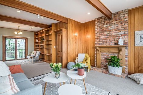 Photo of property in 2/160 Mokoia Road, Chatswood, Auckland, 0626