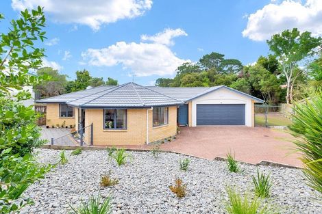 Photo of property in 15 San Pedro Place, Henderson, Auckland, 0612