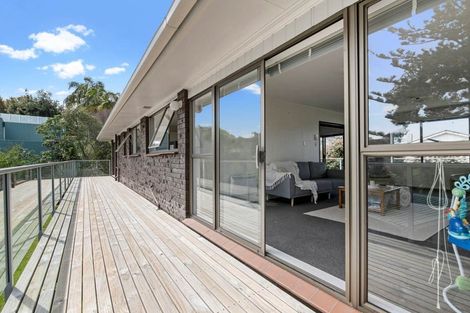 Photo of property in 48a Woodlands Crescent, Browns Bay, Auckland, 0630