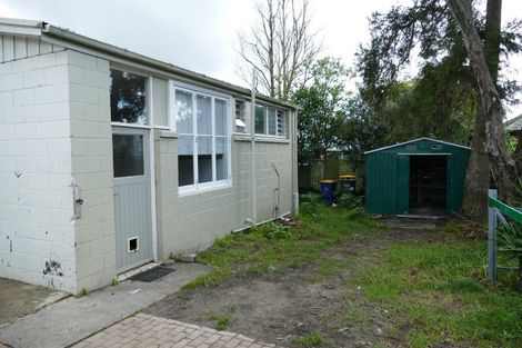 Photo of property in 17 Sylvan Crescent, Te Atatu South, Auckland, 0610