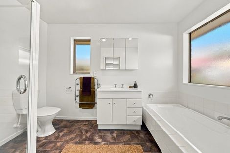 Photo of property in 33 Sanctuary Gardens, Shirley, Christchurch, 8052
