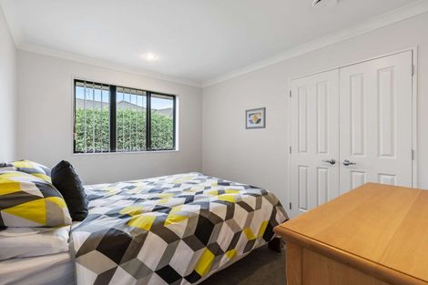 Photo of property in 13 Breaker Grove, Waiuku, 2123