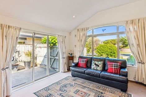 Photo of property in 194 Milne Drive, Paraparaumu, 5032