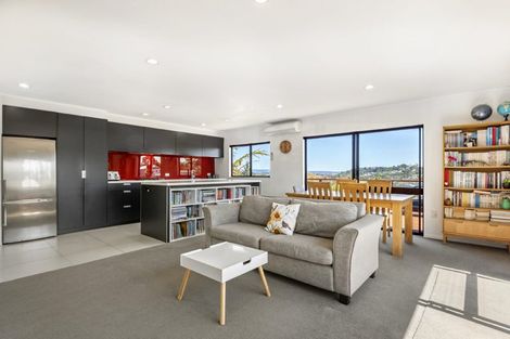 Photo of property in 2/2 Neal Avenue, Glenfield, Auckland, 0629