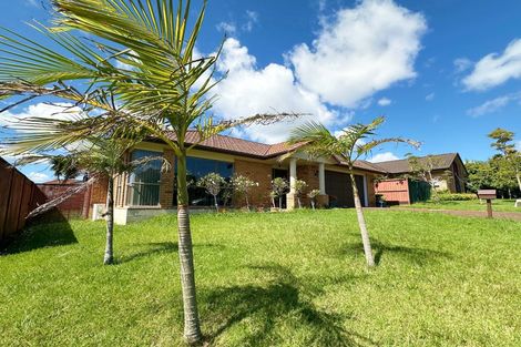 Photo of property in 12 Craigavon Drive, East Tamaki, Auckland, 2013