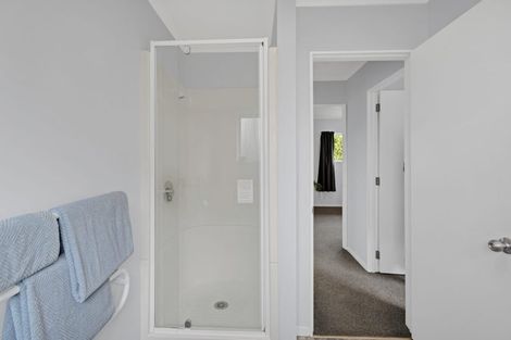 Photo of property in 10 Fairview Place, Westown, New Plymouth, 4310
