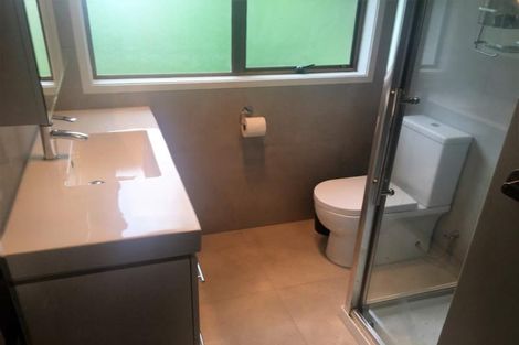 Photo of property in 34 Kelman Road, Kelston, Auckland, 0602