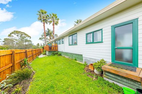 Photo of property in 2a Waiari Road, Conifer Grove, Takanini, 2112